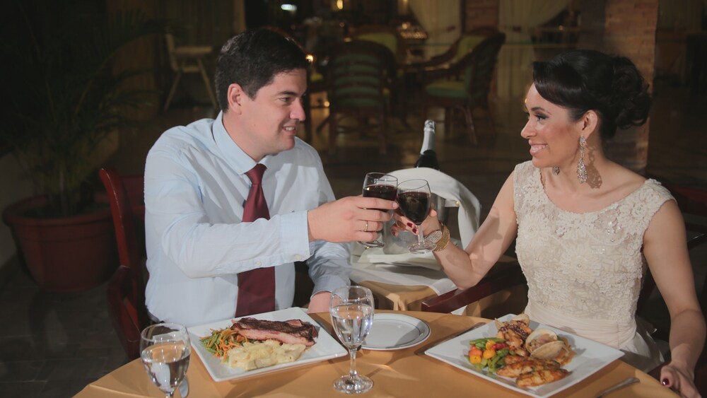 Couples Dining