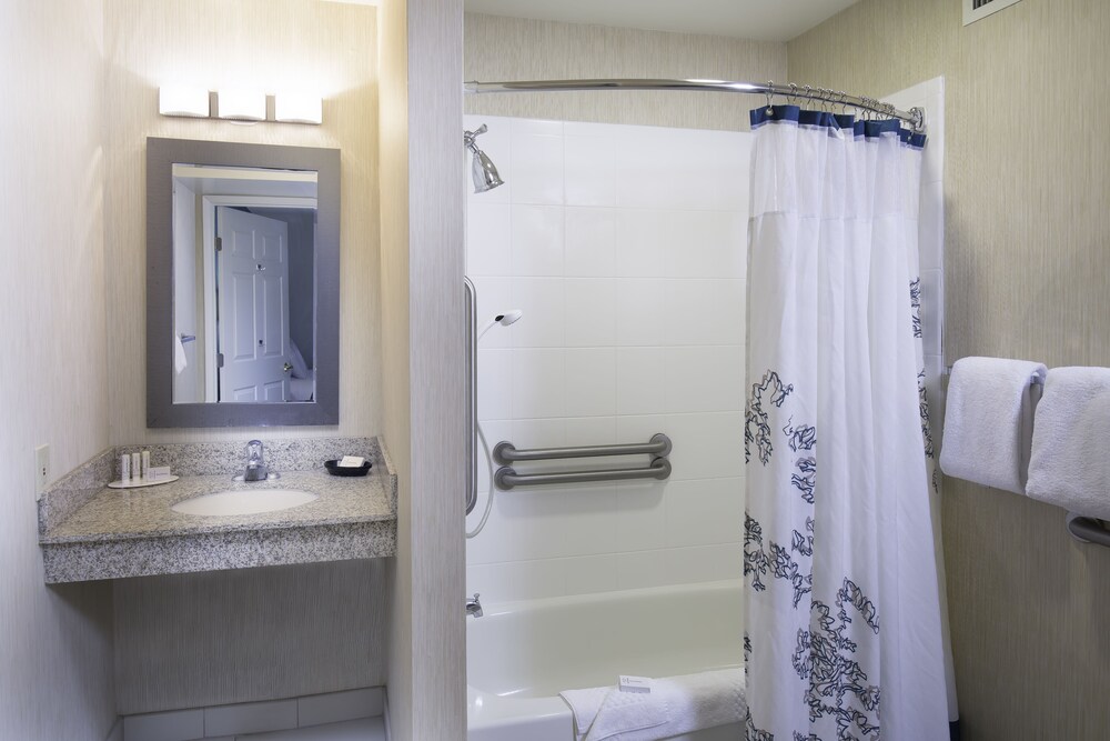 Bathroom shower, Residence Inn by Marriott Sacramento Airport Natomas