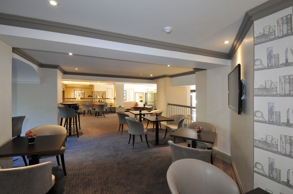 Hotel Bar