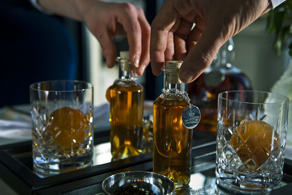 Hotel Bar