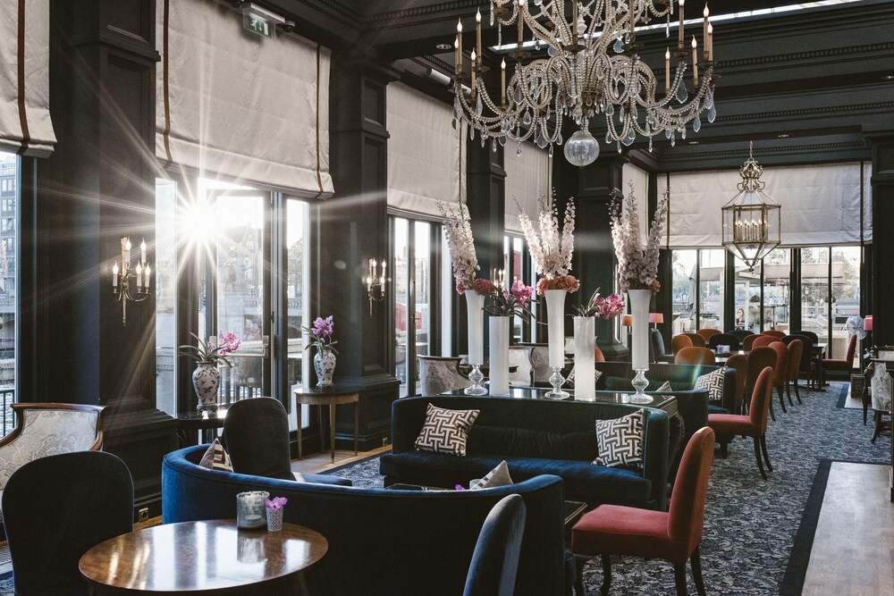 Hotel Bar