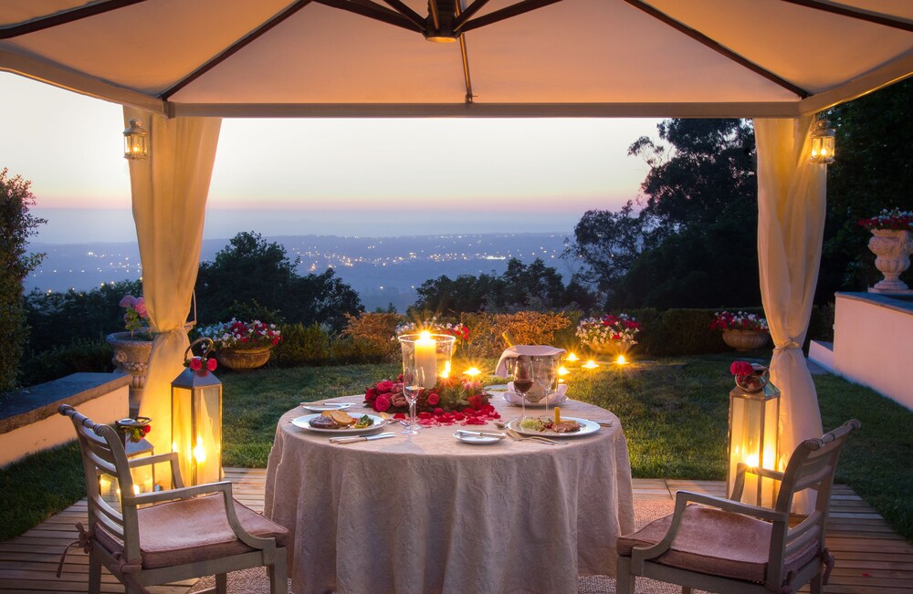 Couples Dining