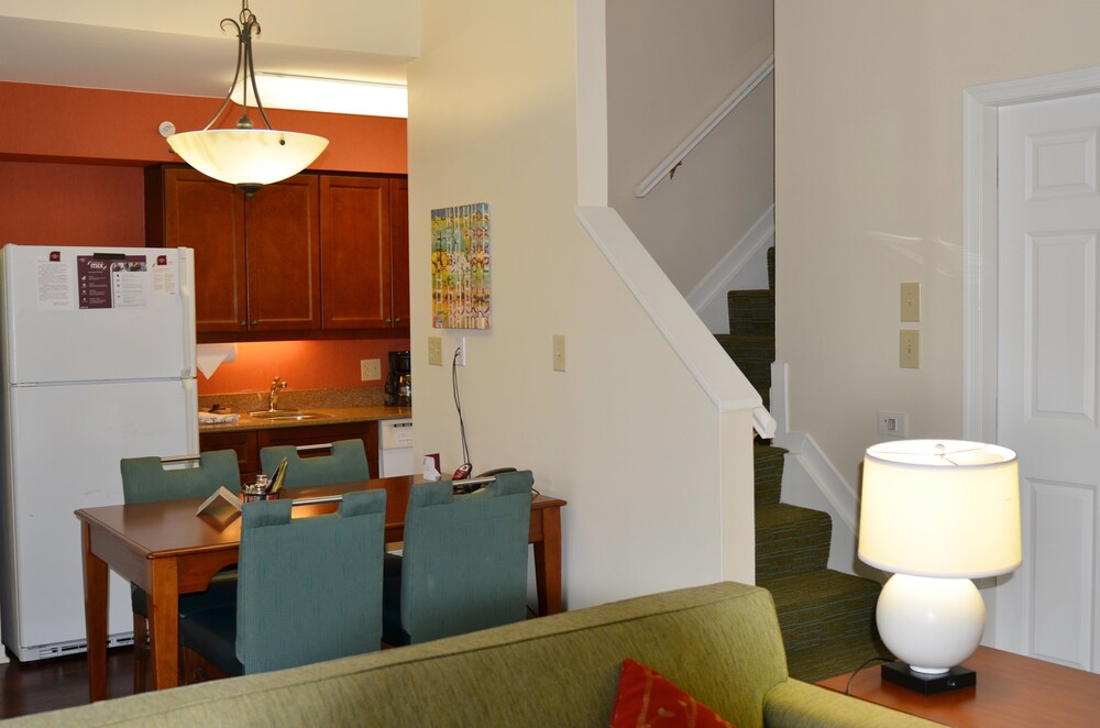 Suite, 2 Bedrooms - Room Service - Dining