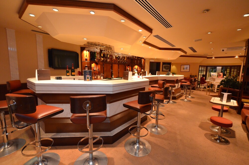Hotel Bar