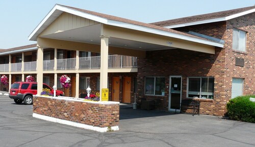 Henry's Fork Inn