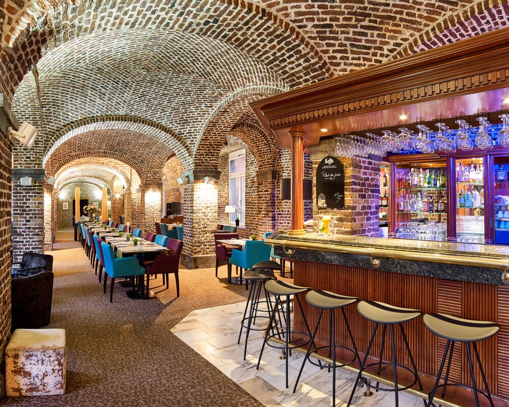 Hotel Bar