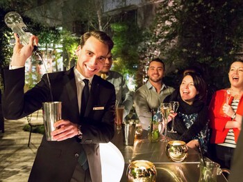 Hotel Bar