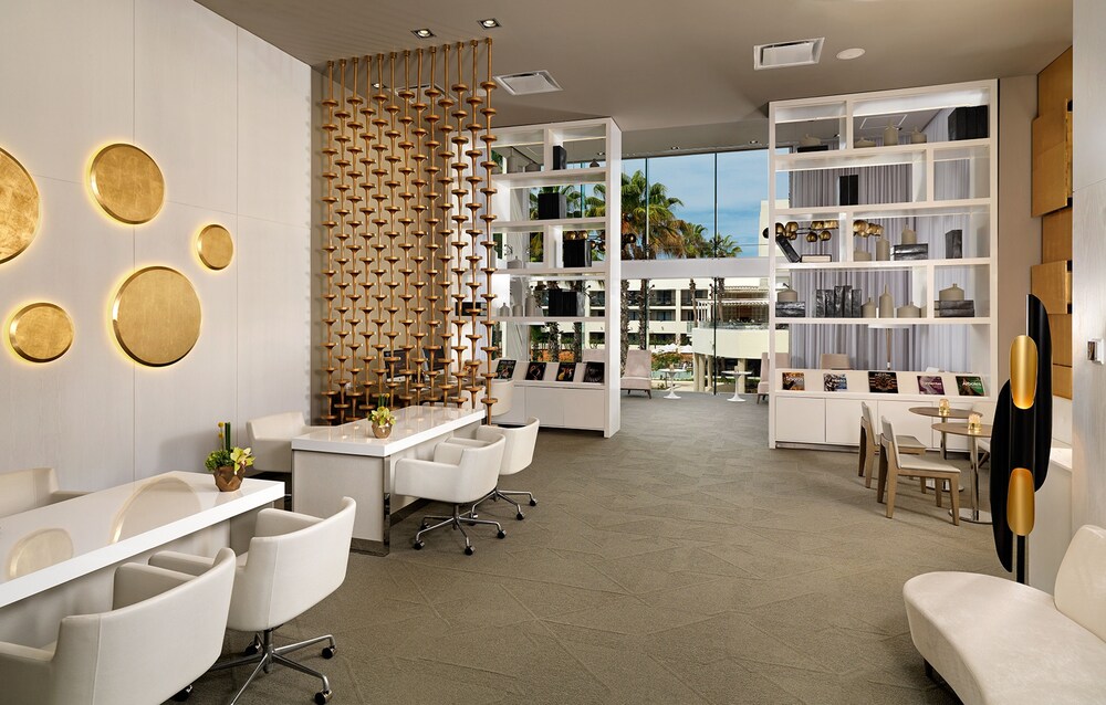 Executive Lounge