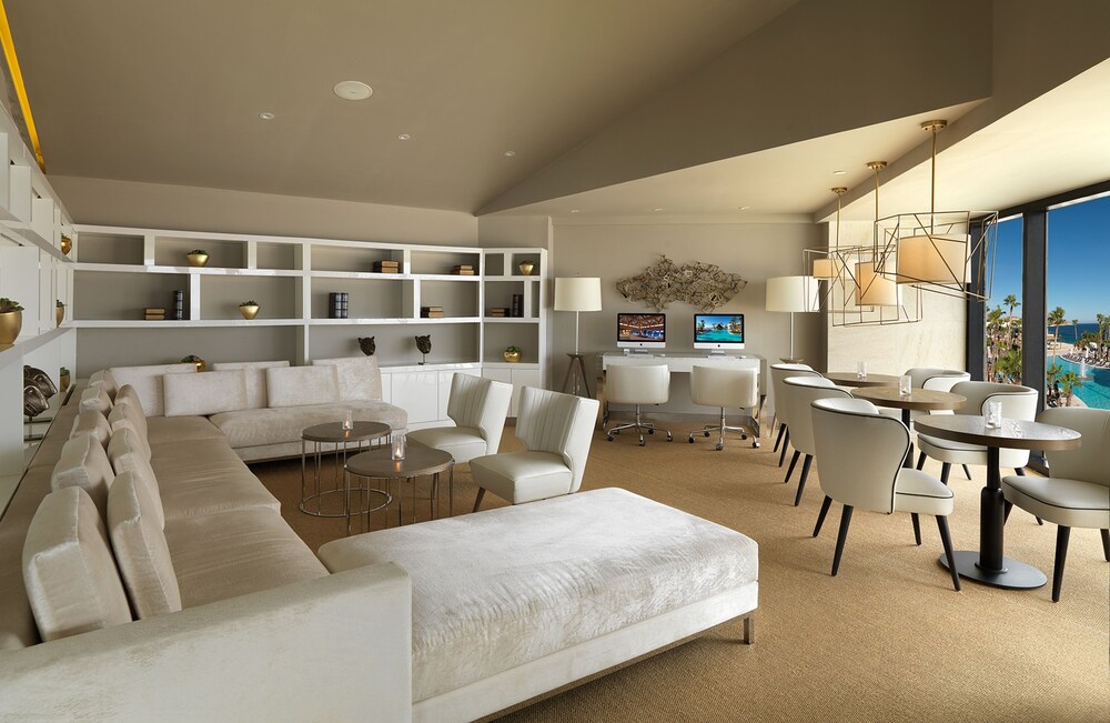 Executive Lounge