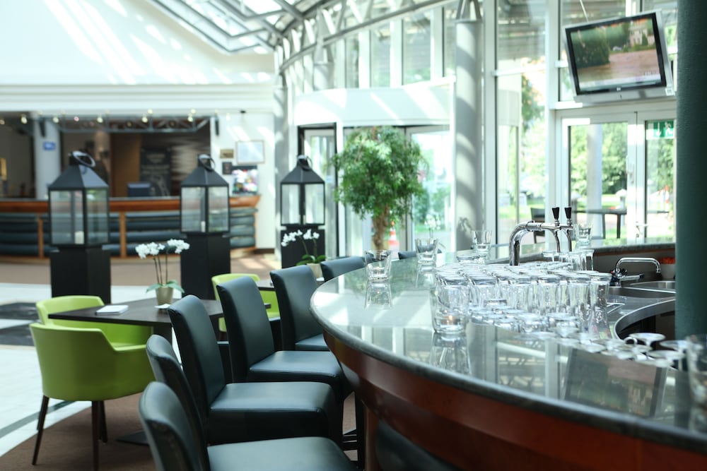 Hotel Bar