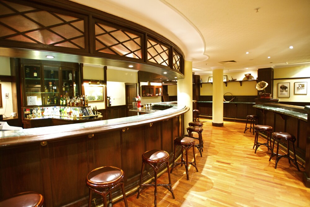 Hotel Bar