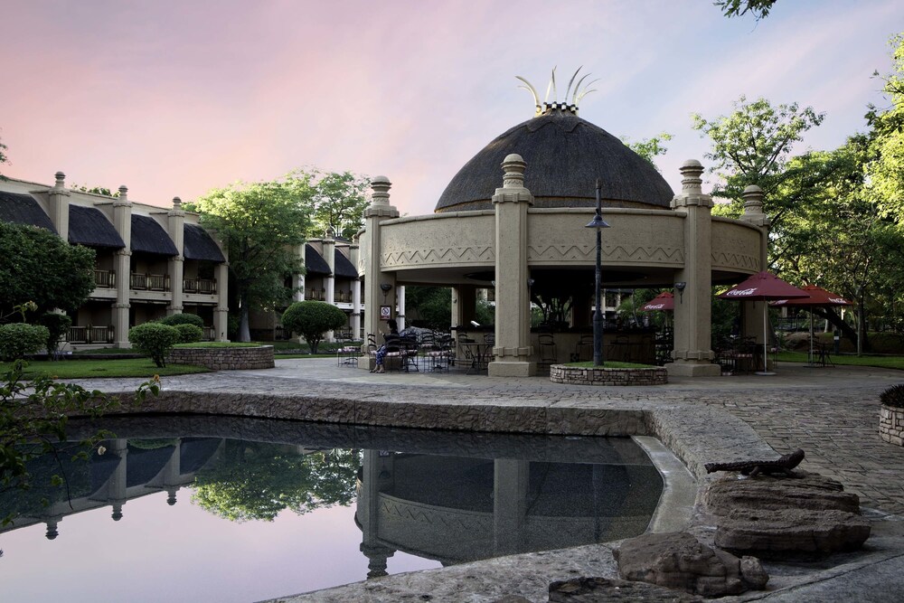 Poolside Bar