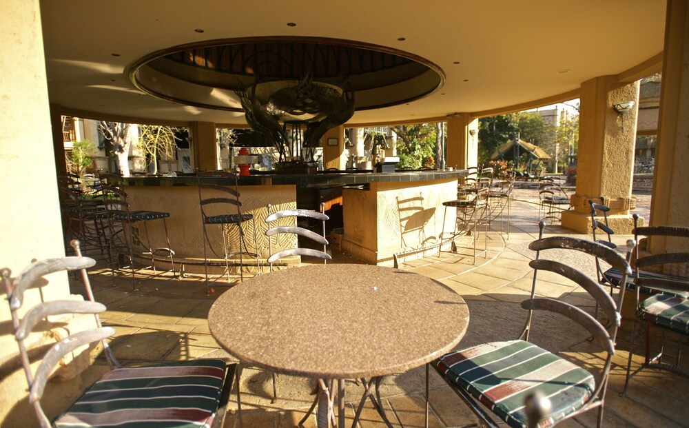 Poolside Bar