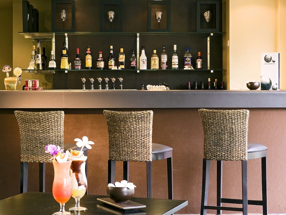 Hotel Lounge