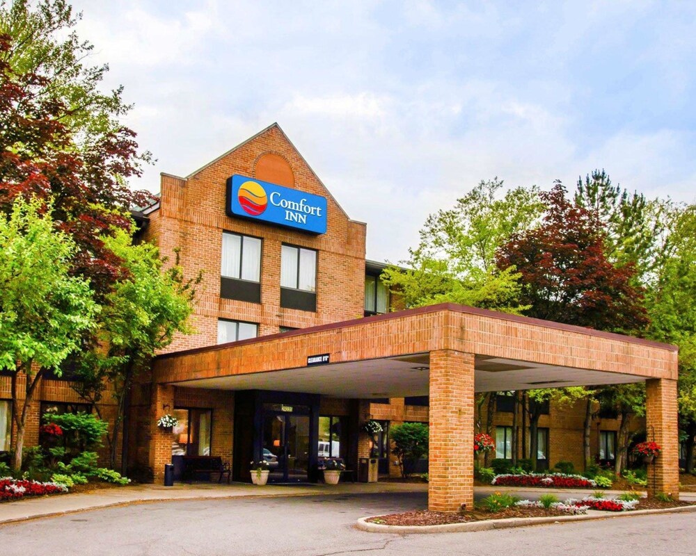 Exterior, Comfort Inn Livonia