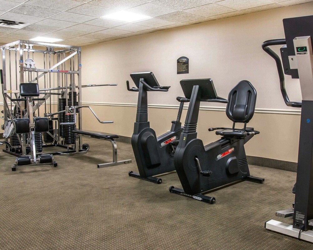 Fitness facility, Comfort Inn Livonia