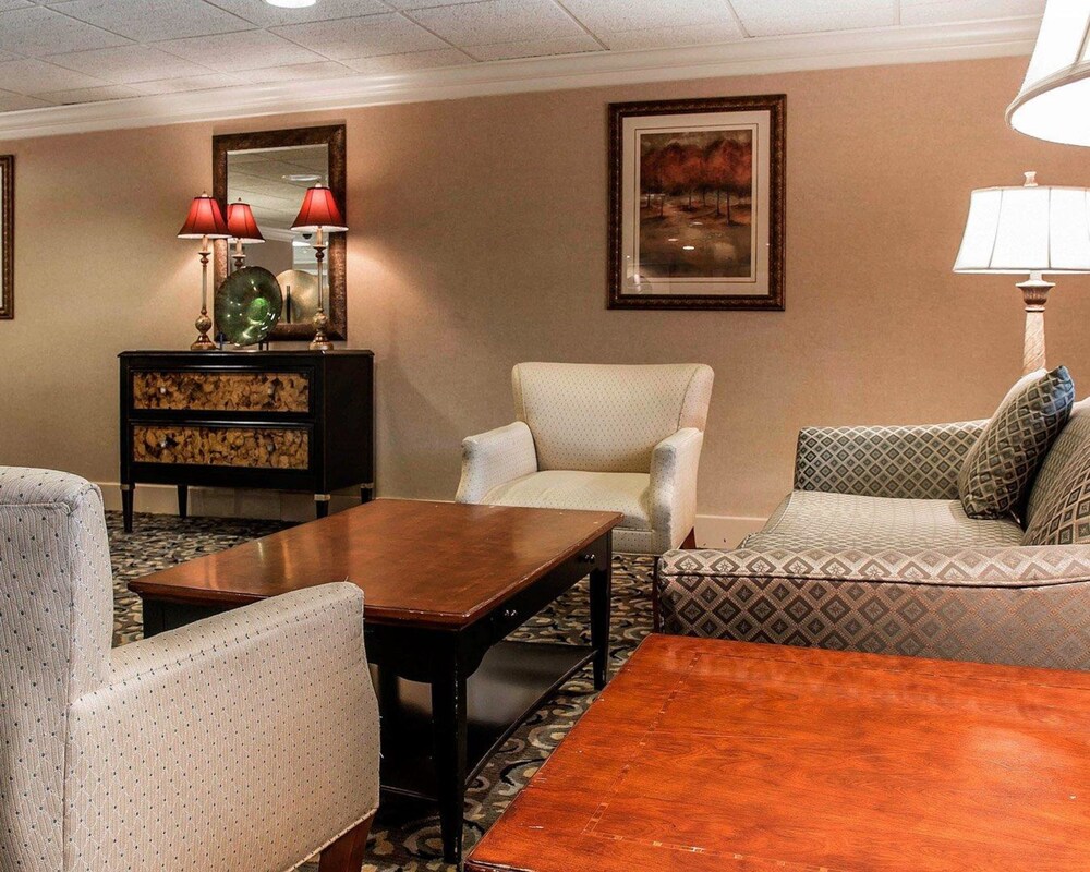 Lobby, Comfort Inn Livonia