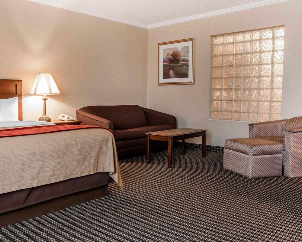 Room, Comfort Inn Livonia