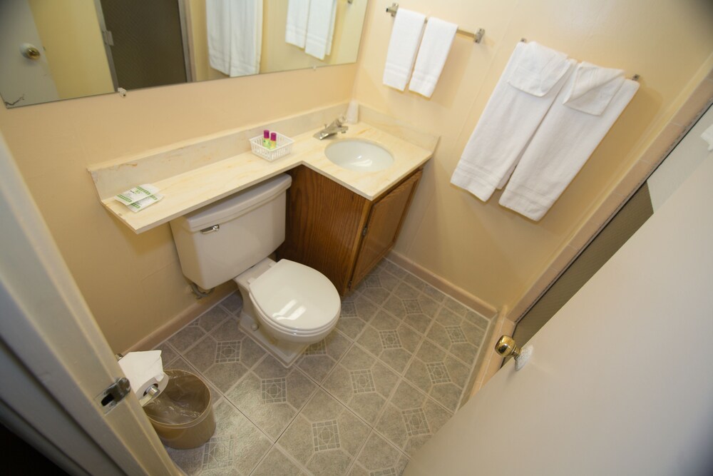 Bathroom, Eastside Lodge