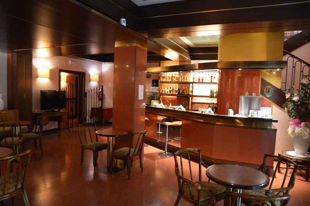 Hotel Bar