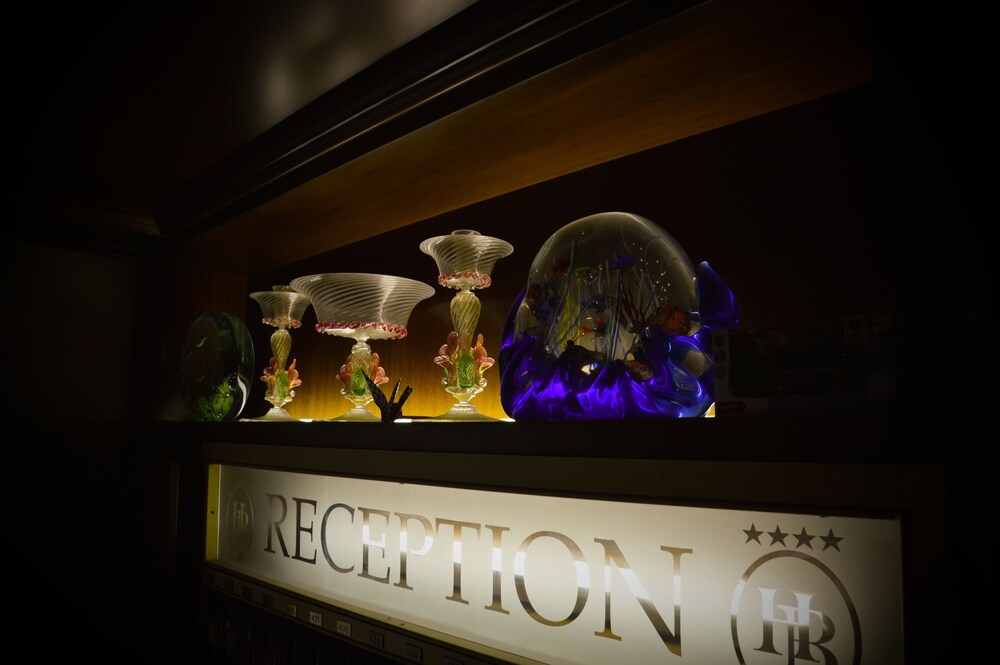 Concierge Desk