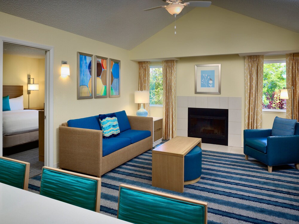 Suite, 2 Bedrooms, Fireplace - Living Area