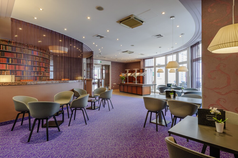 Hotel Lounge
