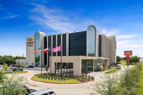 Crowne Plaza Suites Arlington - Ballpark - Stadium, an IHG Hotel