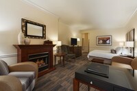 Deluxe Room, 1 King Bed, Non Smoking, Refrigerator
