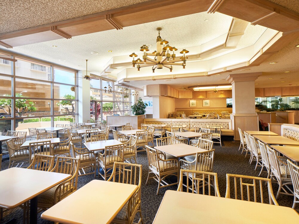 Cafe, Ala Moana Hotel by Mantra