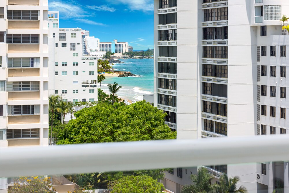 Terrace/patio, AC Hotel by Marriott San Juan Condado