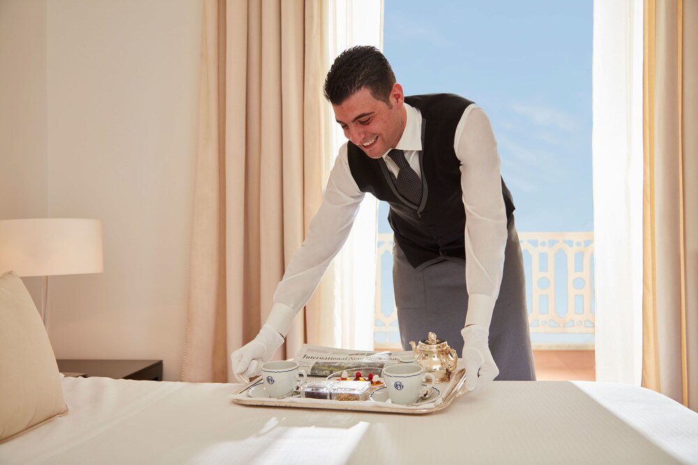 Room Service - Dining
