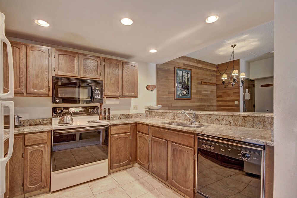 Condo, 1 Bedroom - In-Room Kitchen