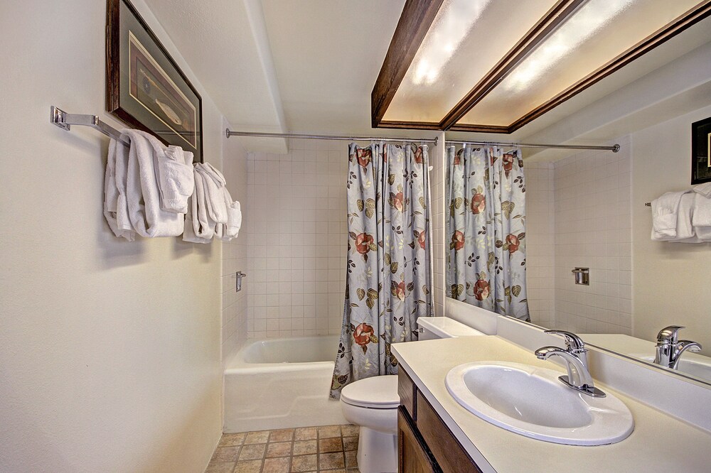 Condo, 1 Bedroom - Bathroom
