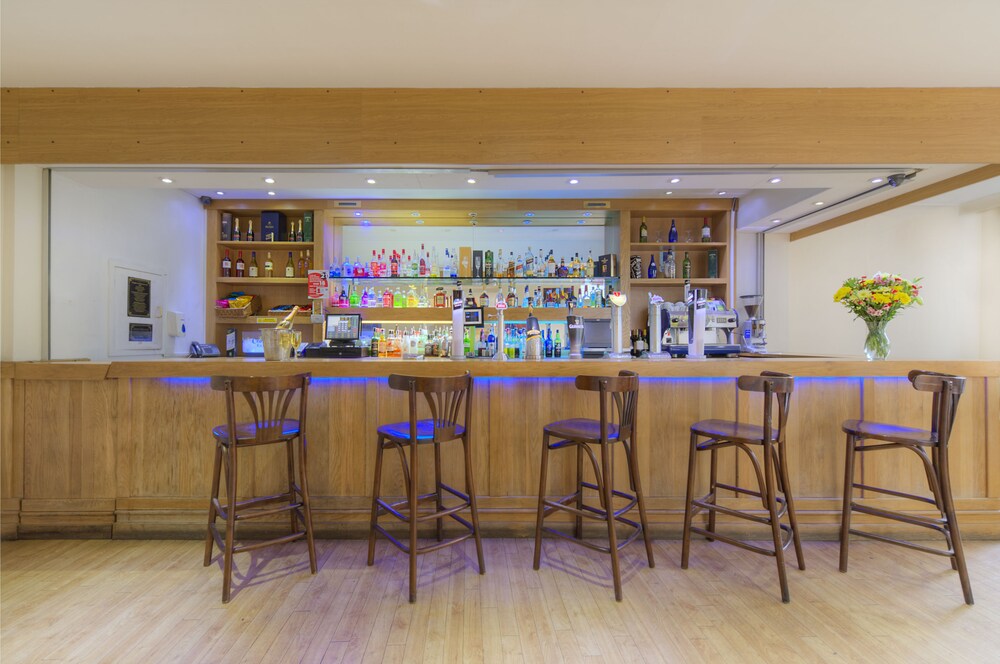 Hotel Lounge