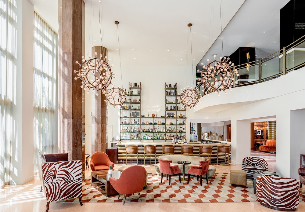 Hotel Lounge