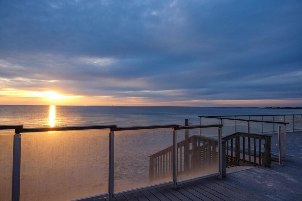 Beach/Ocean View
