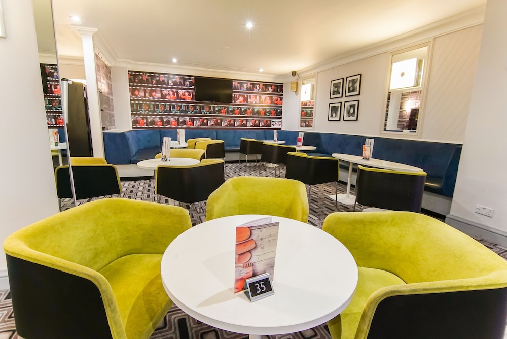Hotel Lounge