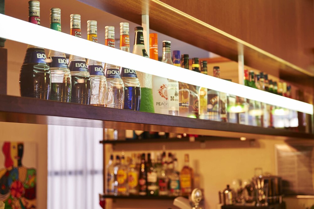Hotel Bar