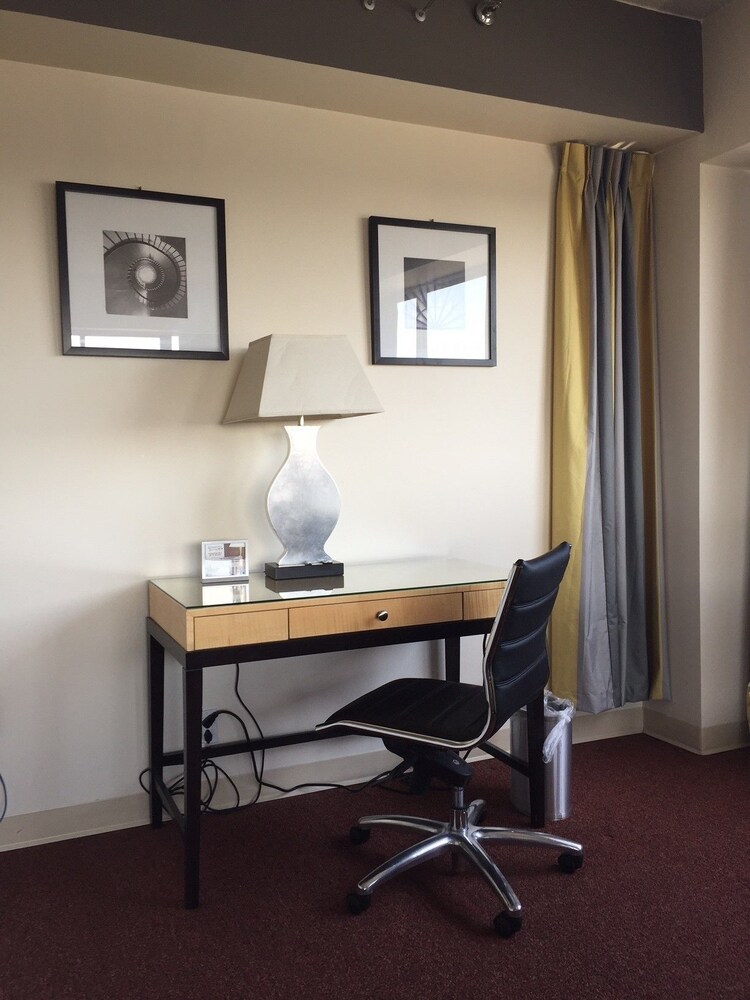 Double Royal Suite, Kitchen - Guestroom