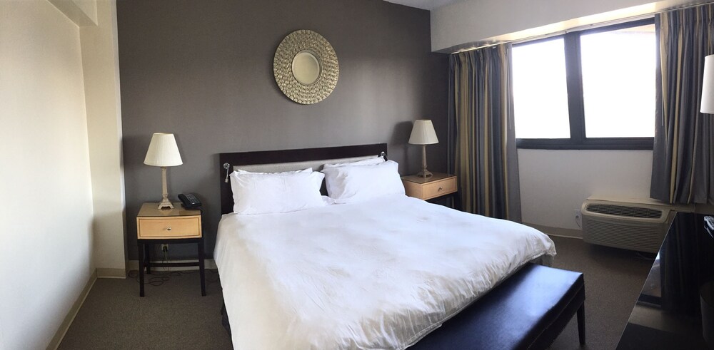 Royal Suite, 1 King Bed with Sofa bed, Kitchen - Guestroom