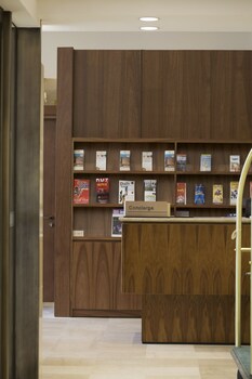 Concierge Desk