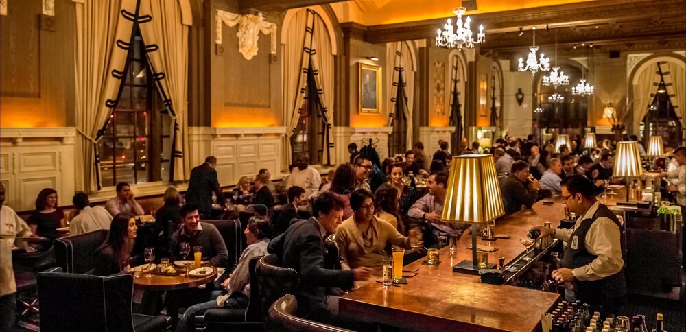 Hotel Bar