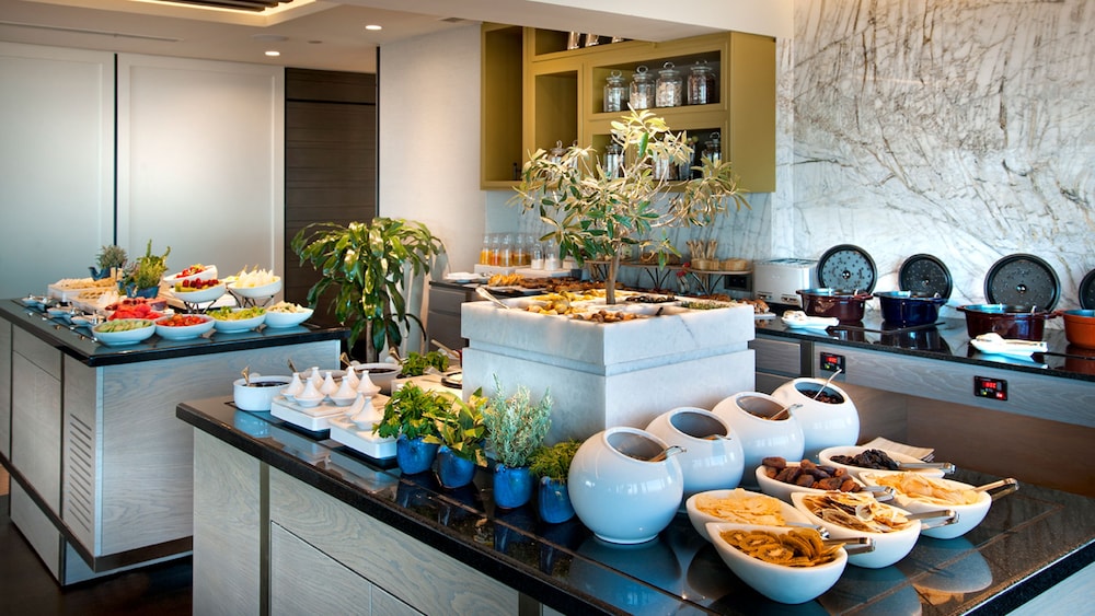 Executive Lounge