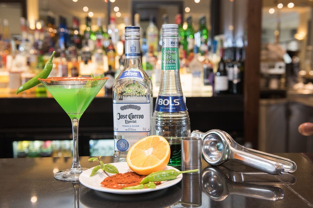Hotel Bar