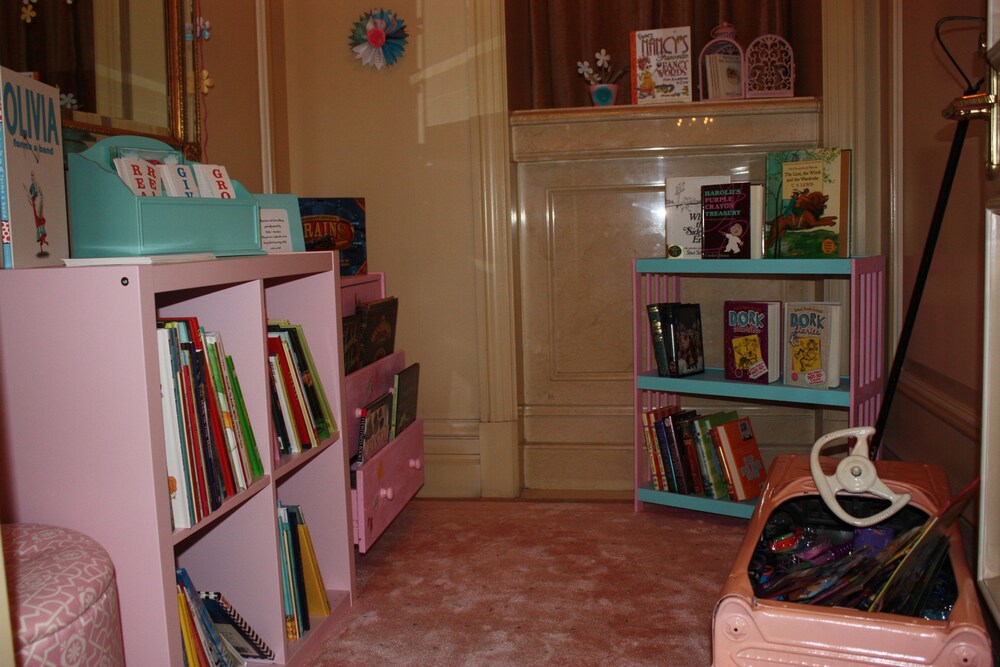 Childrens Play Area - Indoor