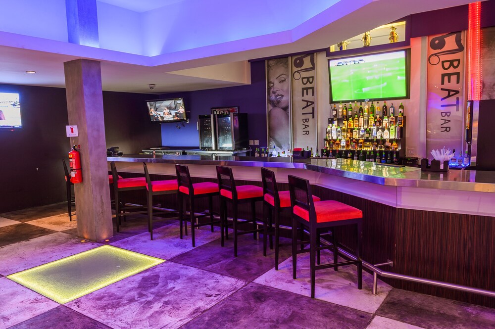 Hotel Bar