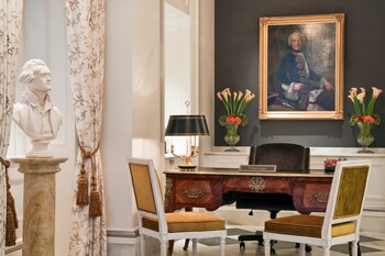 Concierge Desk