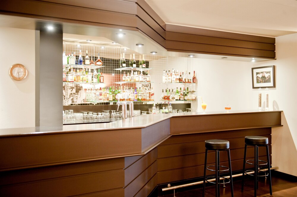 Hotel Bar