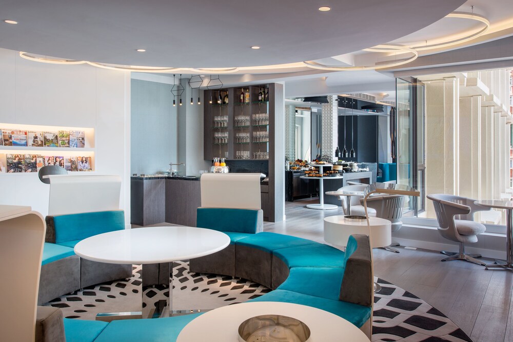 Executive Lounge